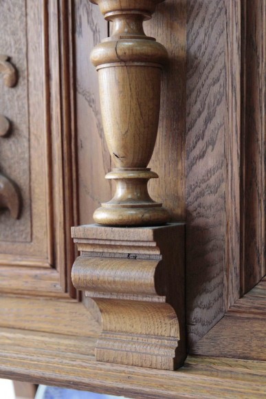 Антикварный шкаф из ореха.После реставрации.  Европа. Начало 20 века