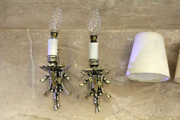 Пара замечательных бра из латуни с плафонами