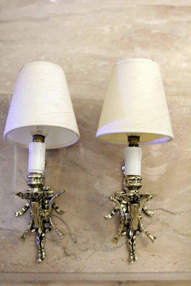 Пара замечательных бра из латуни с плафонами