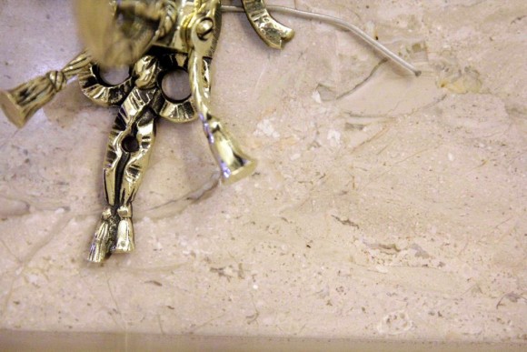 Пара замечательных бра из латуни с плафонами