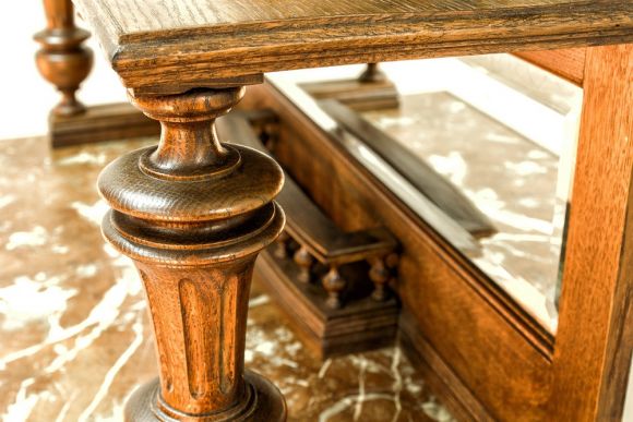 Антикварный резной поставец с мраморной столешницей