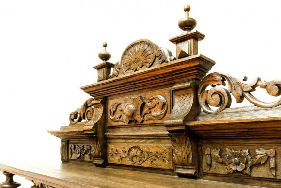 Антикварный резной поставец с мраморной столешницей