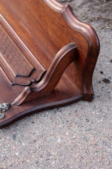 Старинная дубовая настенная полка-вешалка