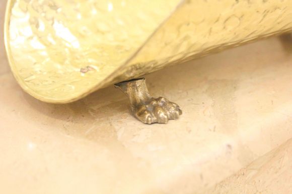 Замечательная старинная латунная дровница