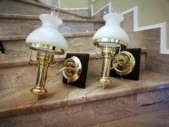 Пара старинных бра. Бывшие керосиновые настенные лампы