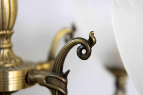 Винтажная красивая люстра в стиле Ампир