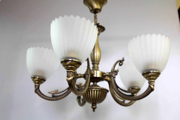 Винтажная красивая люстра в стиле Ампир