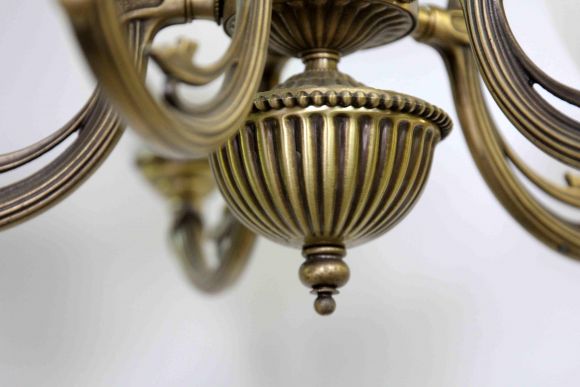 Винтажная красивая люстра в стиле Ампир