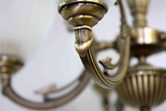 Винтажная красивая люстра в стиле Ампир