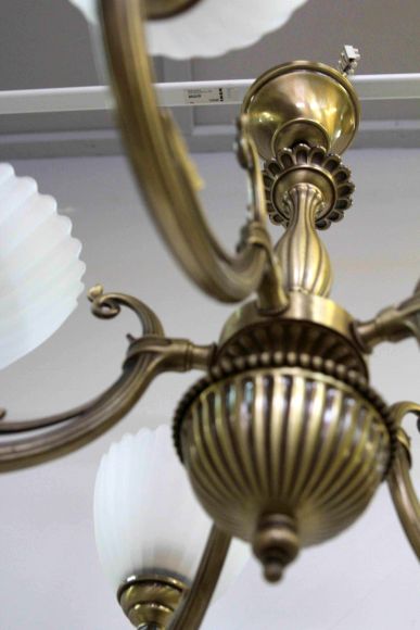 Винтажная красивая люстра в стиле Ампир