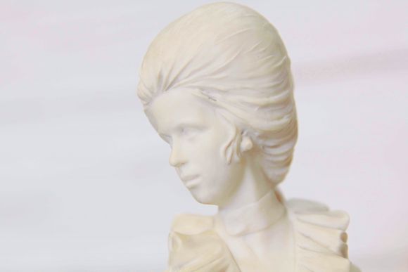 Винтажная статуэтка дама с собачкой. Европа. Начало 20 века