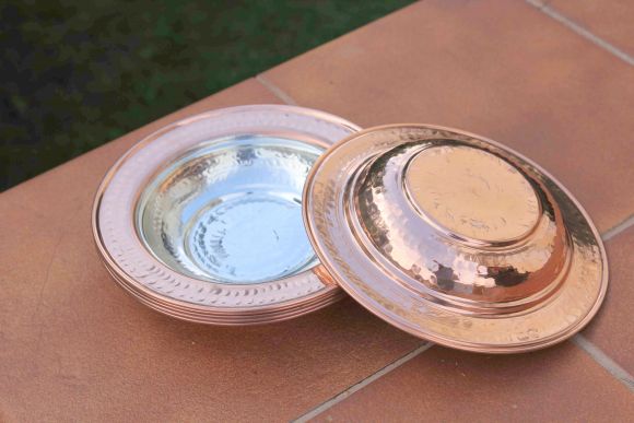 Очаровательные винтажные тарелочки из меди.