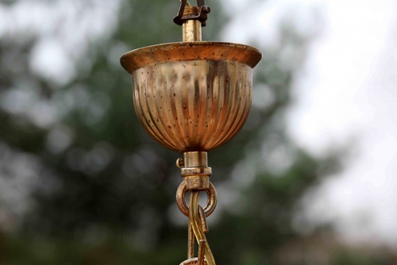 Фарфоровая люстра в стиле кантри в розовых тонах