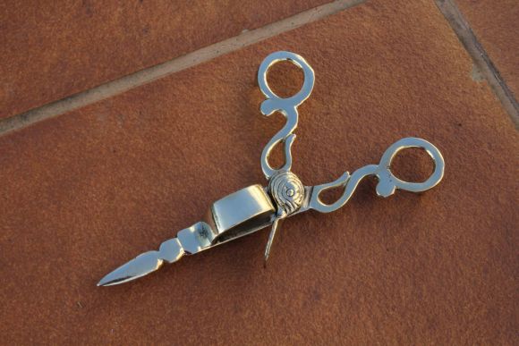 Ножницы для тушения свечей и снятия нагара