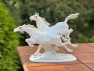 Композиция с двумя конями. Европа. Начало 20 века