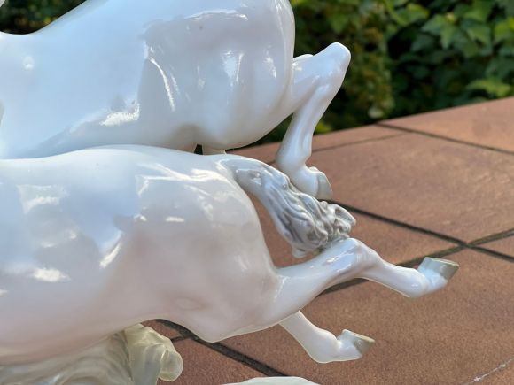 Композиция с двумя конями. Европа. Начало 20 века