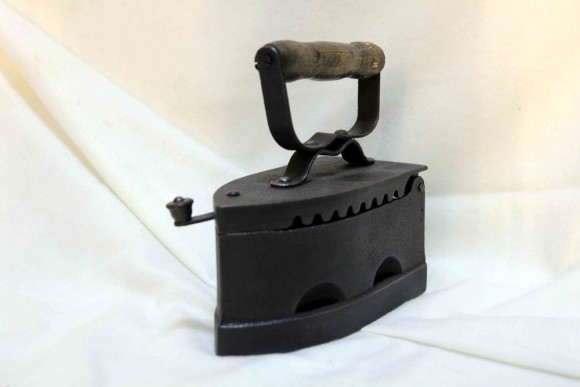 Угольный утюг советской эпохи. Россия Начало 20 века