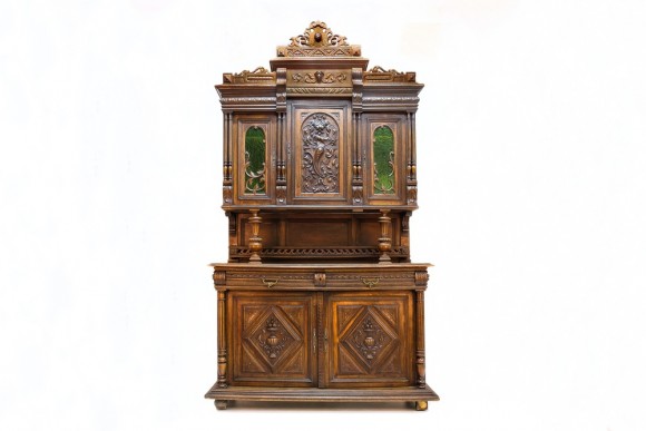 Антикварный дубовый шкаф с зеленым бутылочным стеклом. Реставрация