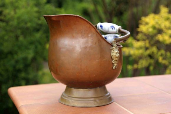 Винтажный зольник в виде шлема. Патина