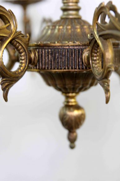 Бронзовая интересная люстра с Грифонами