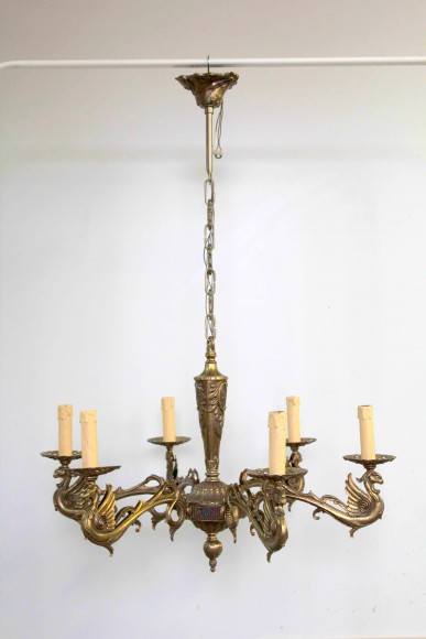 Бронзовая интересная люстра с Грифонами