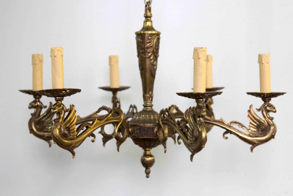 Бронзовая интересная люстра с Грифонами