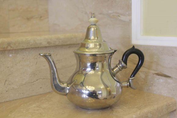 Симпатичный винтажный чайник с посеребрением.  Европа ХХ в.