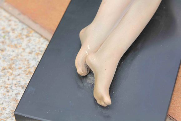 Антикварная обворожительная скульптура женщины с собакой. Франция. 20-30е годы прошлого века.