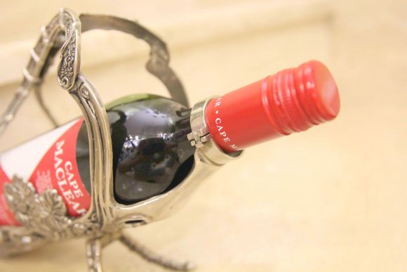 Изысканная винтажная подставка для вина