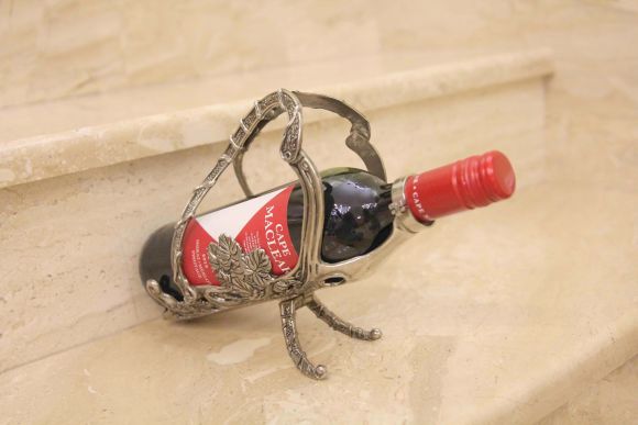 Изысканная винтажная подставка для вина