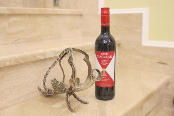 Изысканная винтажная подставка для вина