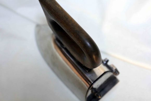 Изысканный утюг австрийского происхождения. Австрия. Начало 20 века