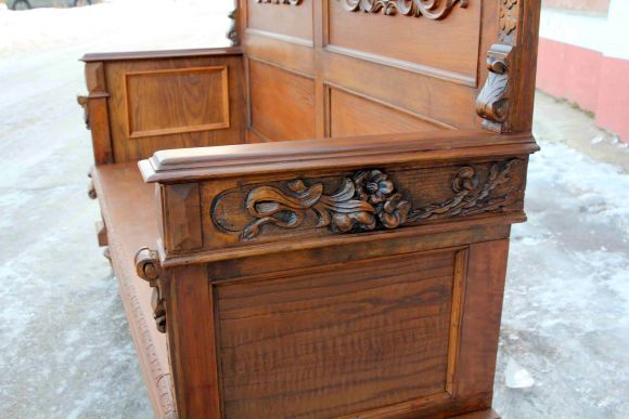 Богатая резьбой дубовая антикварная скамья