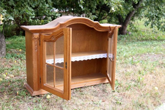 Винтажная витрина из натурального дерева. Бельгия. начало 20 века