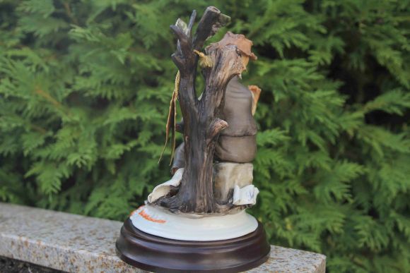 Итальянский фарфоровый беспризорник фирмы Каподимонте.