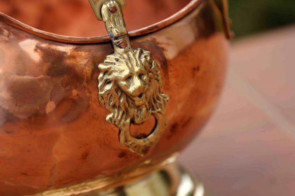 Пара отполированных медных больших зольников. Европа