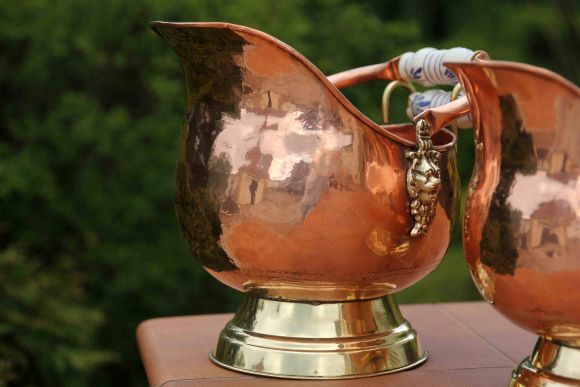 Пара отполированных медных больших зольников. Европа