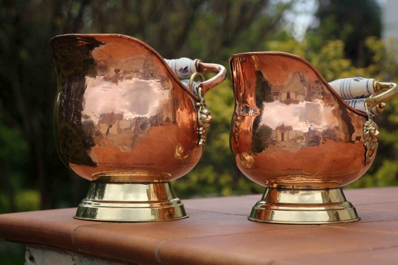 Пара отполированных медных больших зольников. Европа