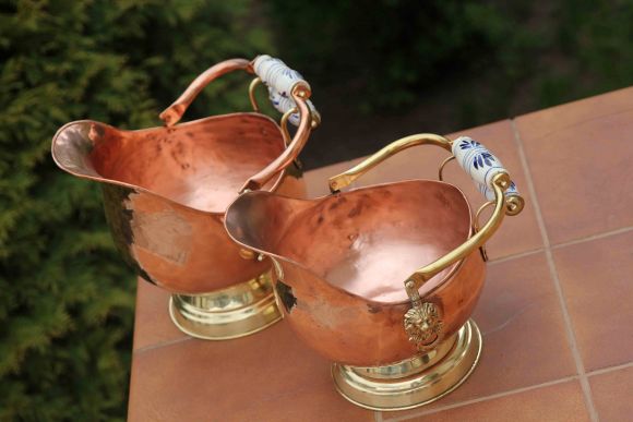 Пара отполированных медных больших зольников. Европа