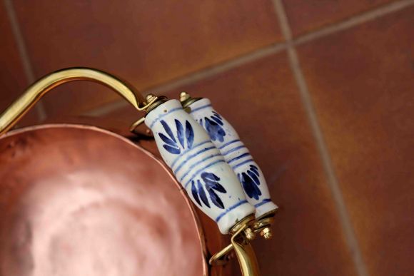 Пара отполированных медных больших зольников. Европа