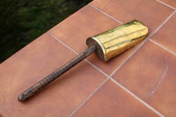 Латунный старинный совок с удобной деревянной ручкой