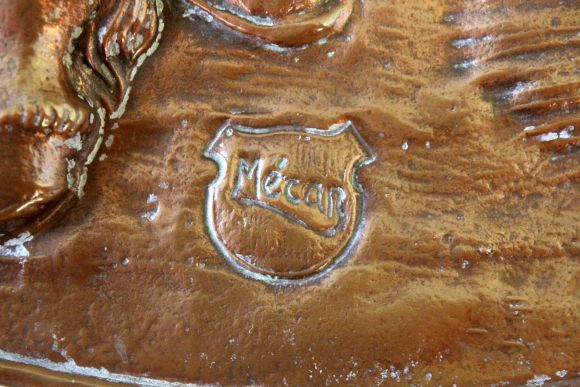 Огромное Панно в патине РЫЦАРЬ И ПОВЕРЖЕННЫЕ. D 76 см