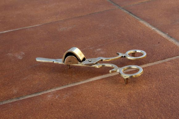 Латунный пламегаситель для свечи