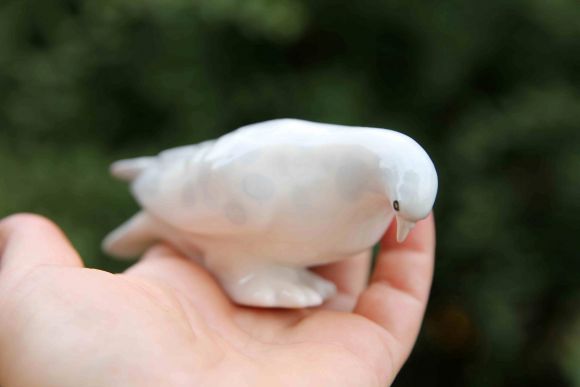 Пара фарфоровых голубей ЛФЗ