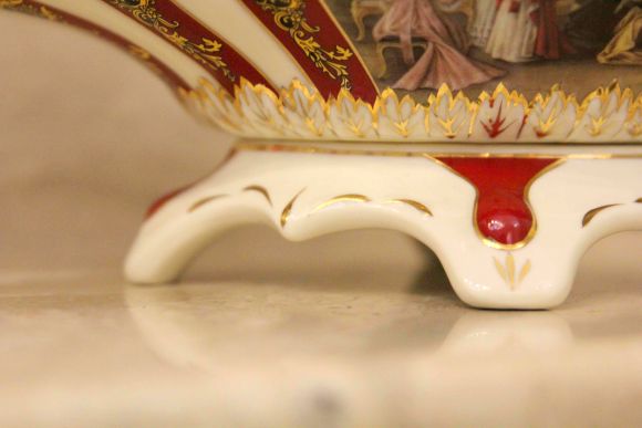 Необыкновенной красоты, антикварная ладья из Лиможского фарфора. Франция.