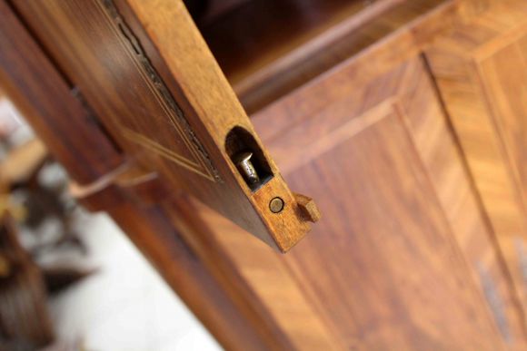 Замечательный винтажный шкаф для вина. Европа. Середина 20 века.