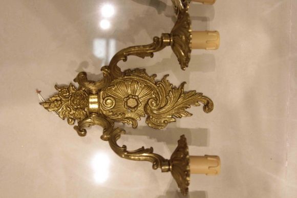 Три одинаковых винтажных бра в патине