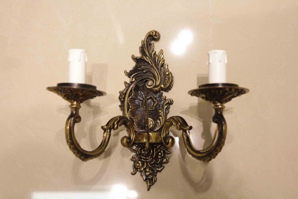 Три одинаковых винтажных бра в патине