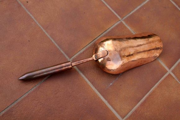 Антикварный, полностью медный совок для угля, золы или сыпучих продуктов