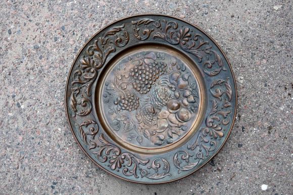 Редкое панно НАТЮРМОРТ выполнено из латуни в патине